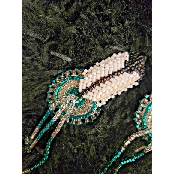 NATIVE AMERICAN OJIBWE HANDMADE 2 in LONG BEADED FEATHER SET GREEN
